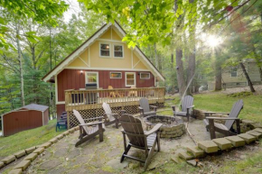 Deck, Fire Pit, and Grill Beech Mountain Chalet